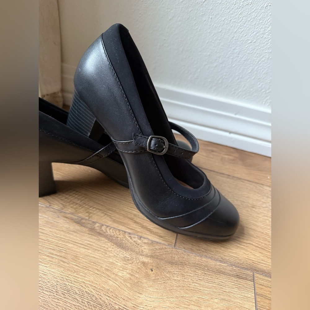 Clarks Collection Black Mary Jane Heels | Cushioned | Size 8